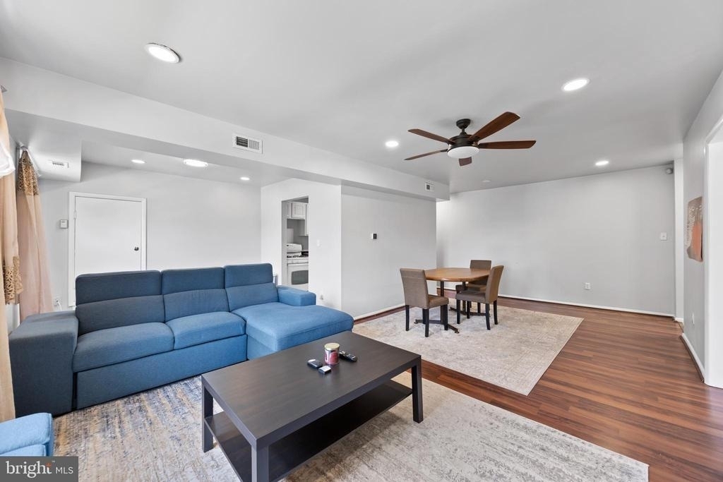 9808 47th Place - Photo 10