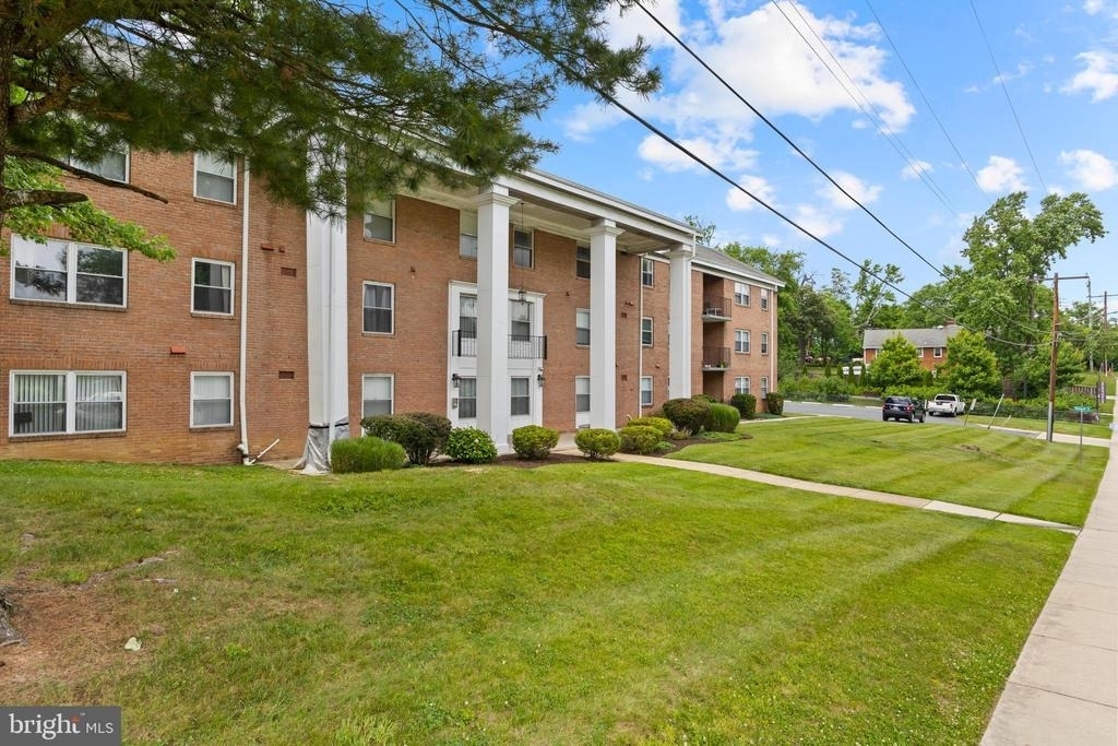 9808 47th Place - Photo 1
