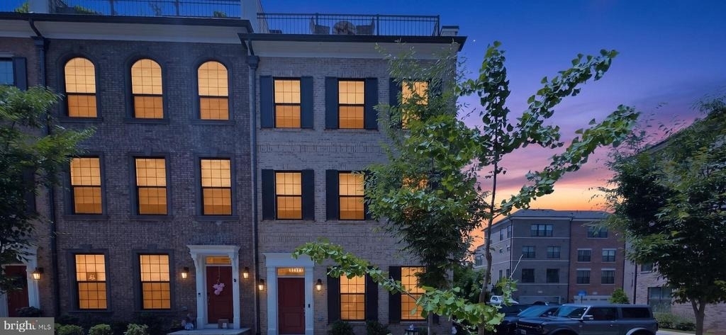 612 Leigh - Photo 0