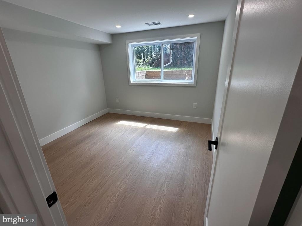 7506 Wellesley Drive - Photo 8