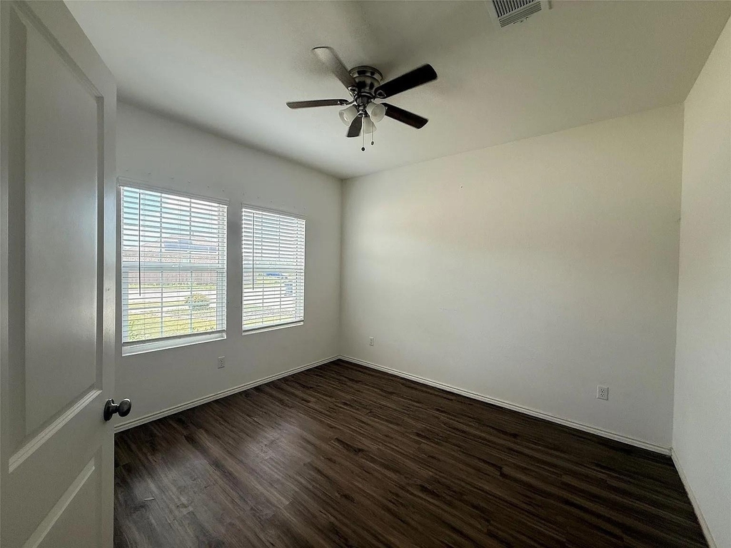 1216 Blackhaw Ln - Photo 15