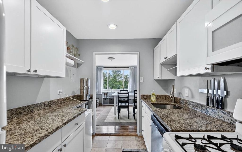1900 Lyttonsville Road - Photo 18