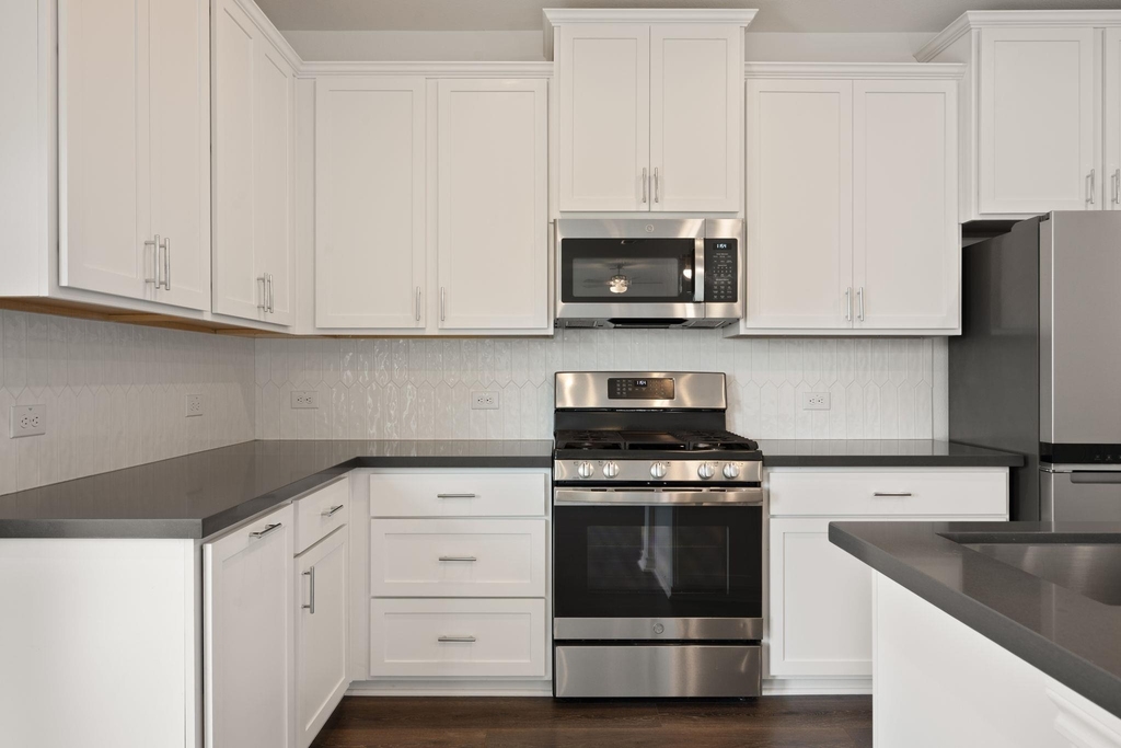 2902 Tavern Dr - Photo 12
