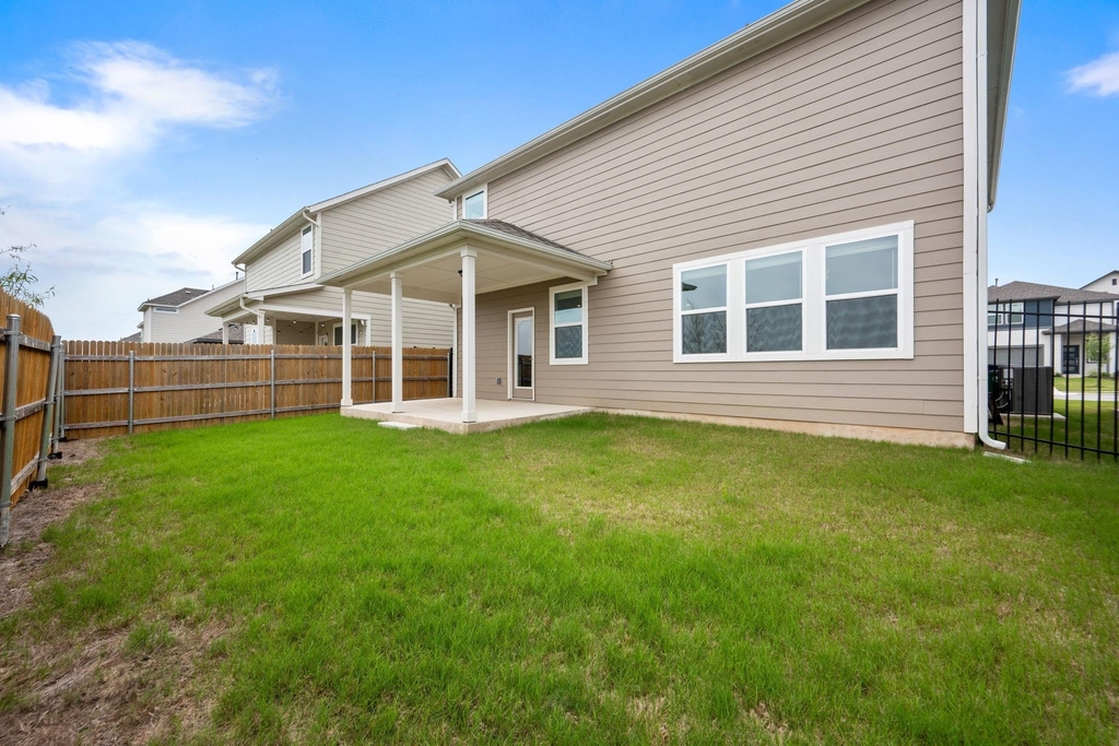 2902 Tavern Dr - Photo 32