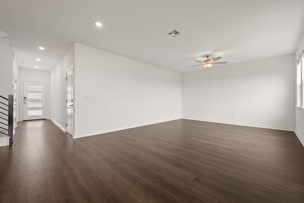 2902 Tavern Dr - Photo 4
