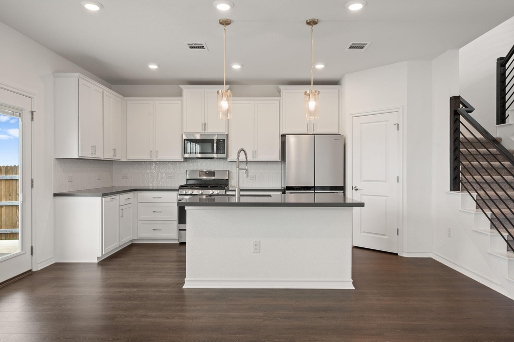 2902 Tavern Dr - Photo 7