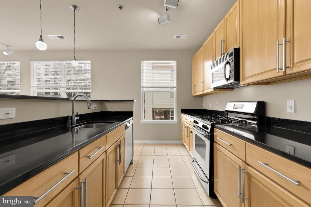 1201 E West Highway - Photo 14