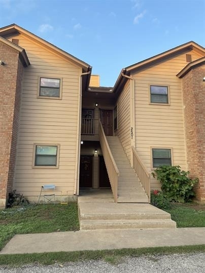 2501 W Slaughter Ln - Photo 0