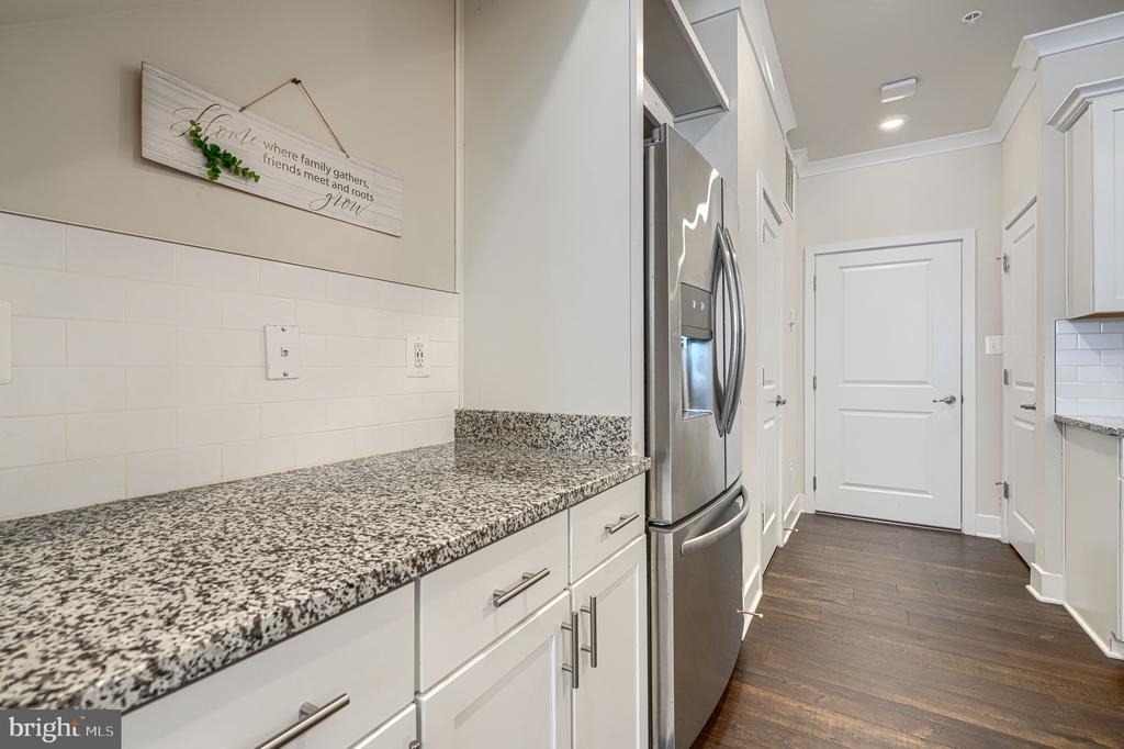 7918 Potter Place - Photo 11