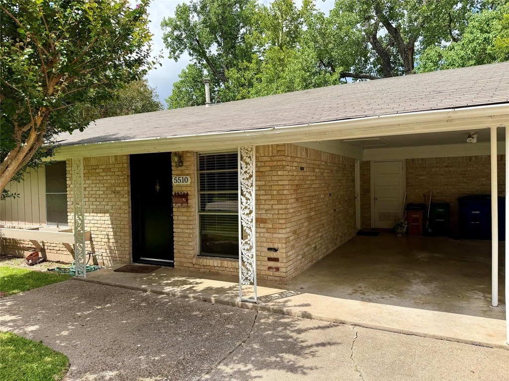 5510 Delwood Dr - Photo 1