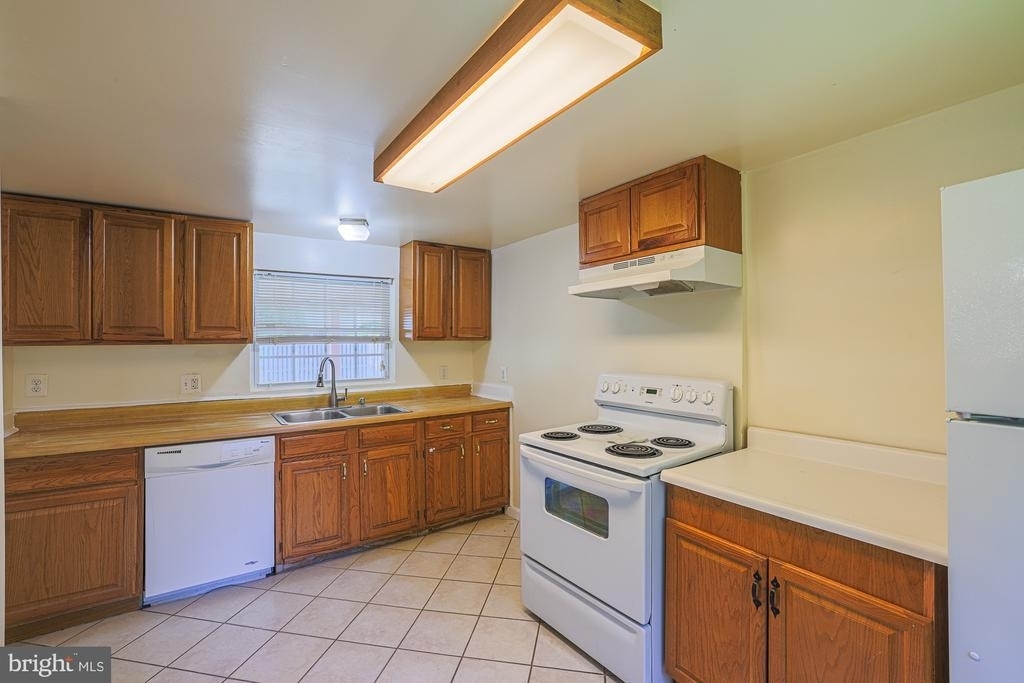 2412 Rocks Road - Photo 29