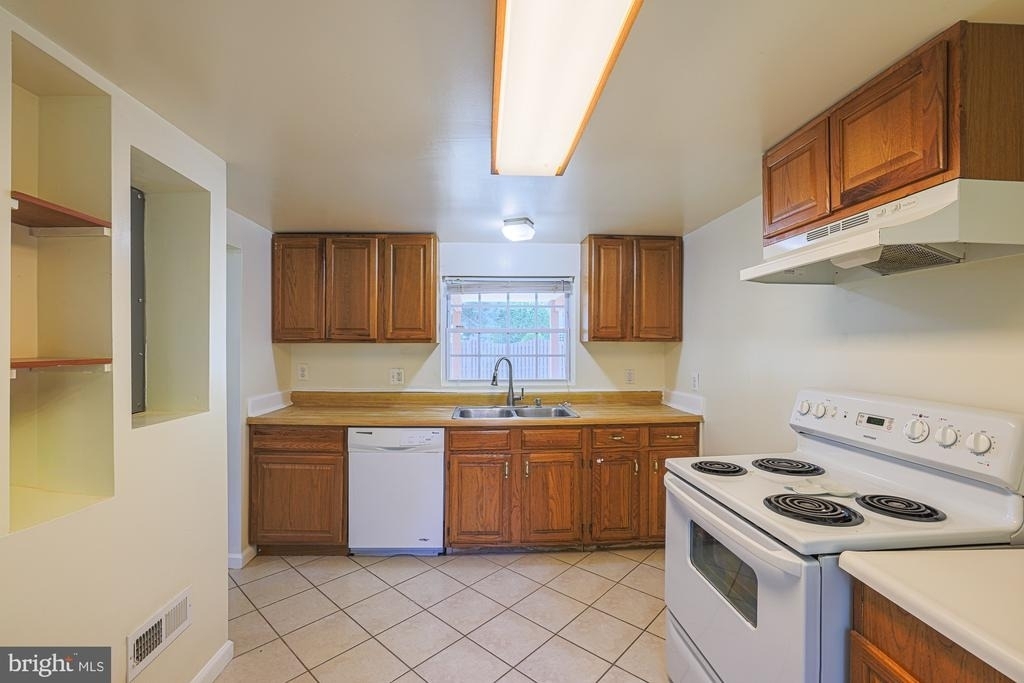 2412 Rocks Road - Photo 30