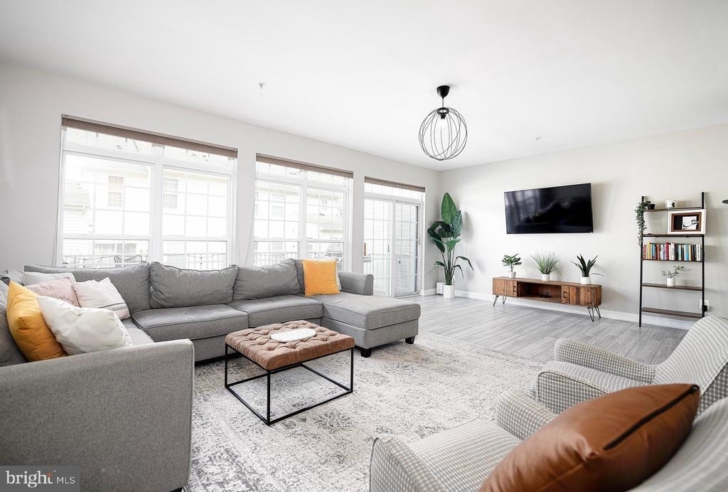 735 Perthshire Place - Photo 12