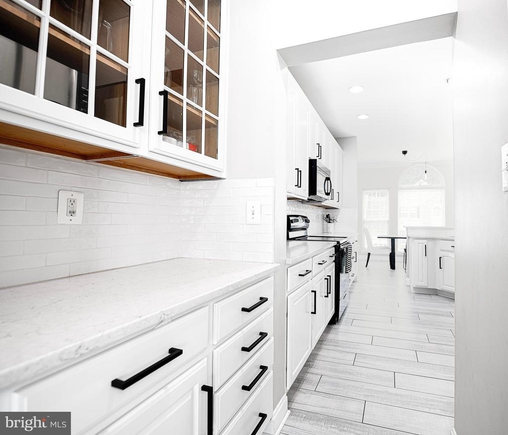 735 Perthshire Place - Photo 17