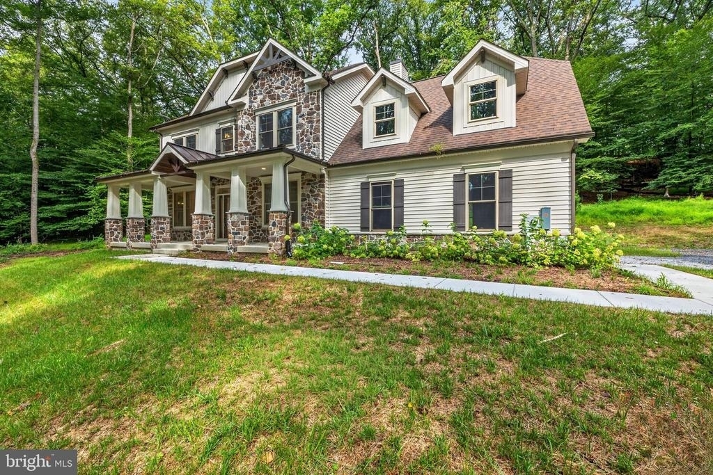 1490 Thurston Road - Photo 1