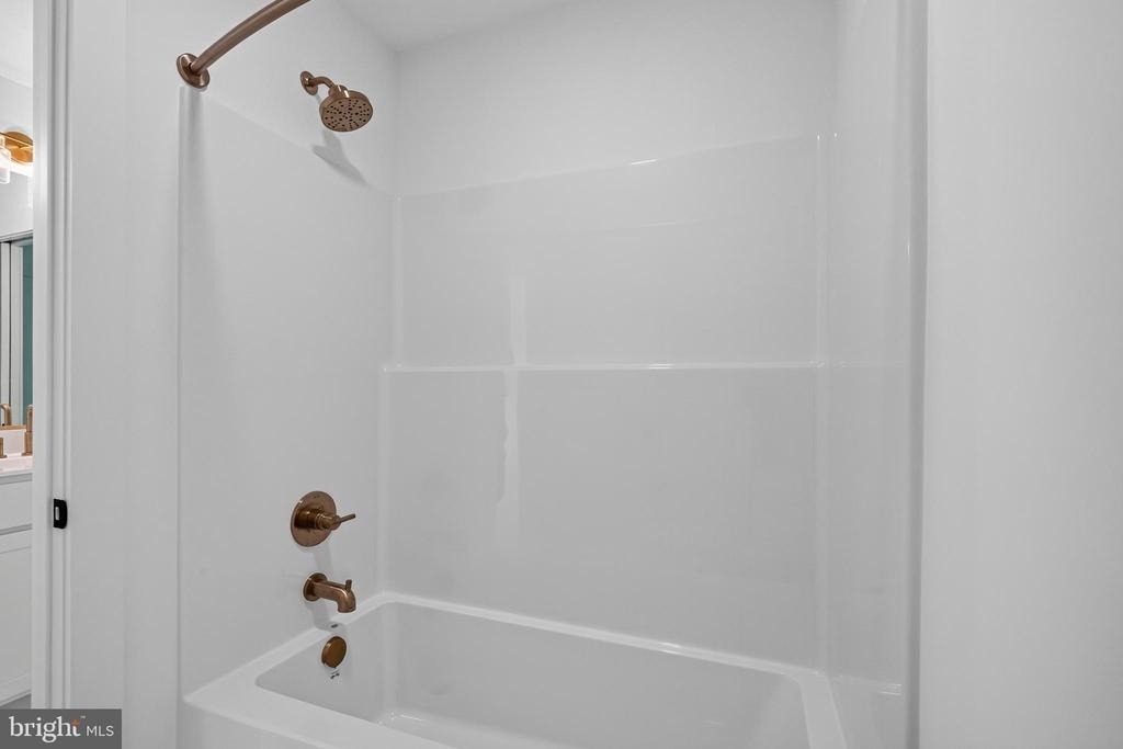 1490 Thurston Road - Photo 40