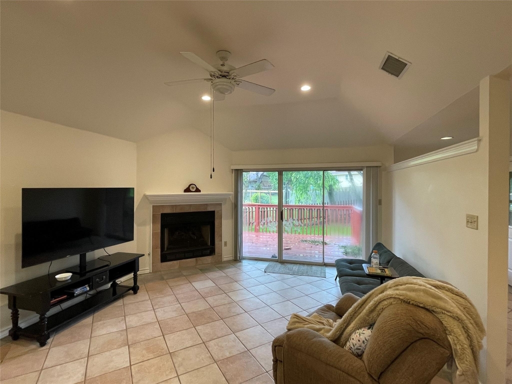 603 Green Field Cv - Photo 2