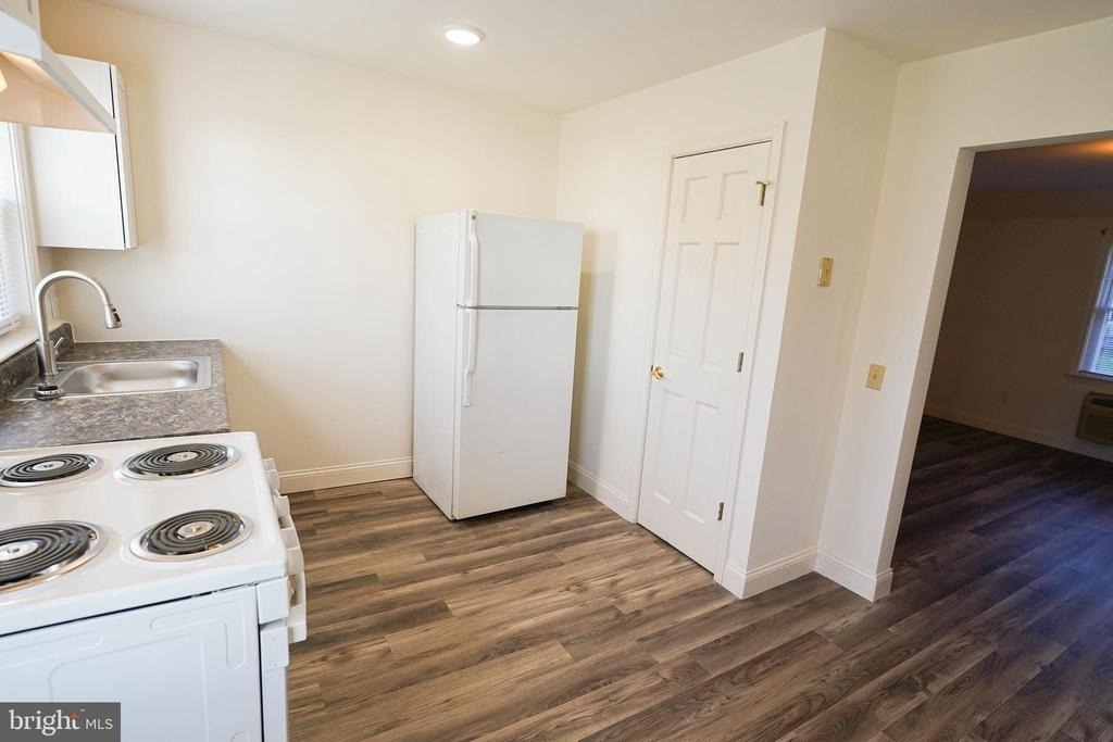 800 Travers Street - Photo 7