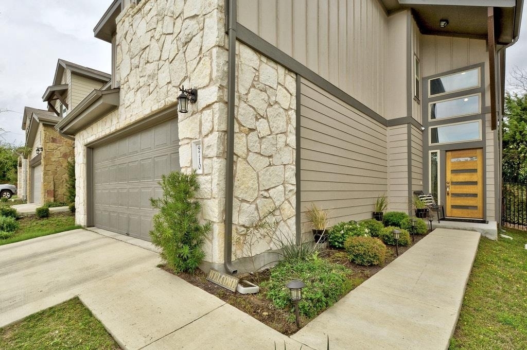 9710 Tanglemede St - Photo 3