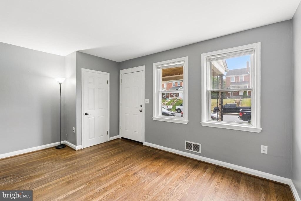 7136 Eastbrook Avenue - Photo 3