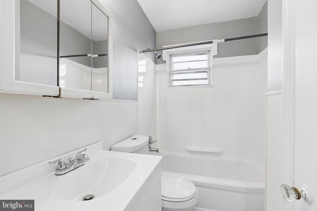 7136 Eastbrook Avenue - Photo 9
