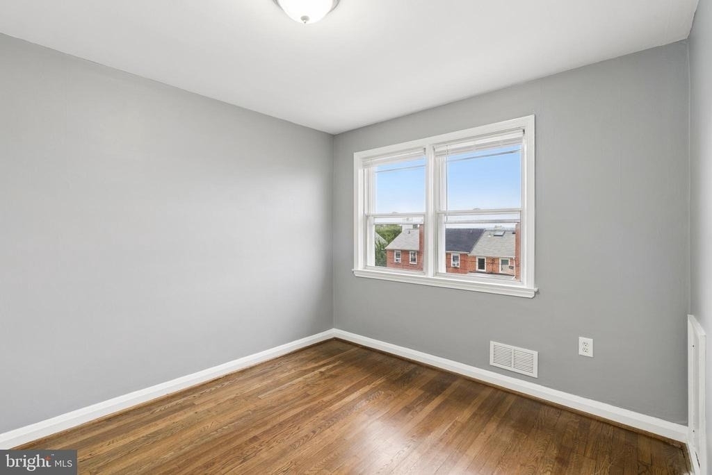 7136 Eastbrook Avenue - Photo 11