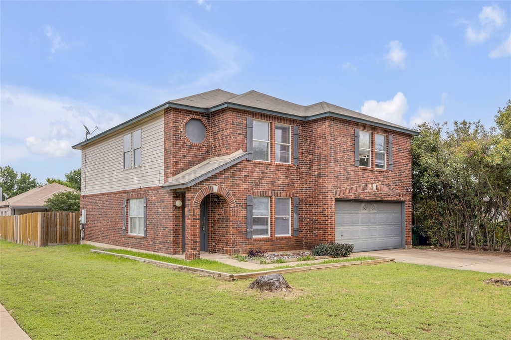 2514 Byfield Dr - Photo 1