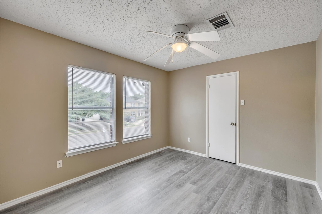 2514 Byfield Dr - Photo 21