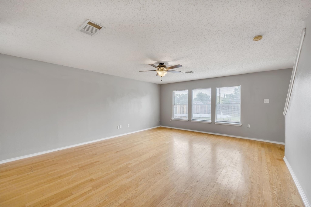 2514 Byfield Dr - Photo 8