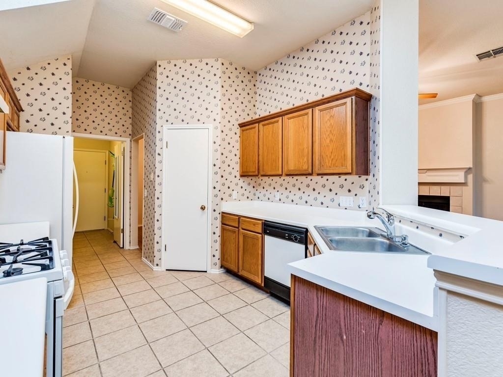 7715 Elkhorn Mountain Trl - Photo 7