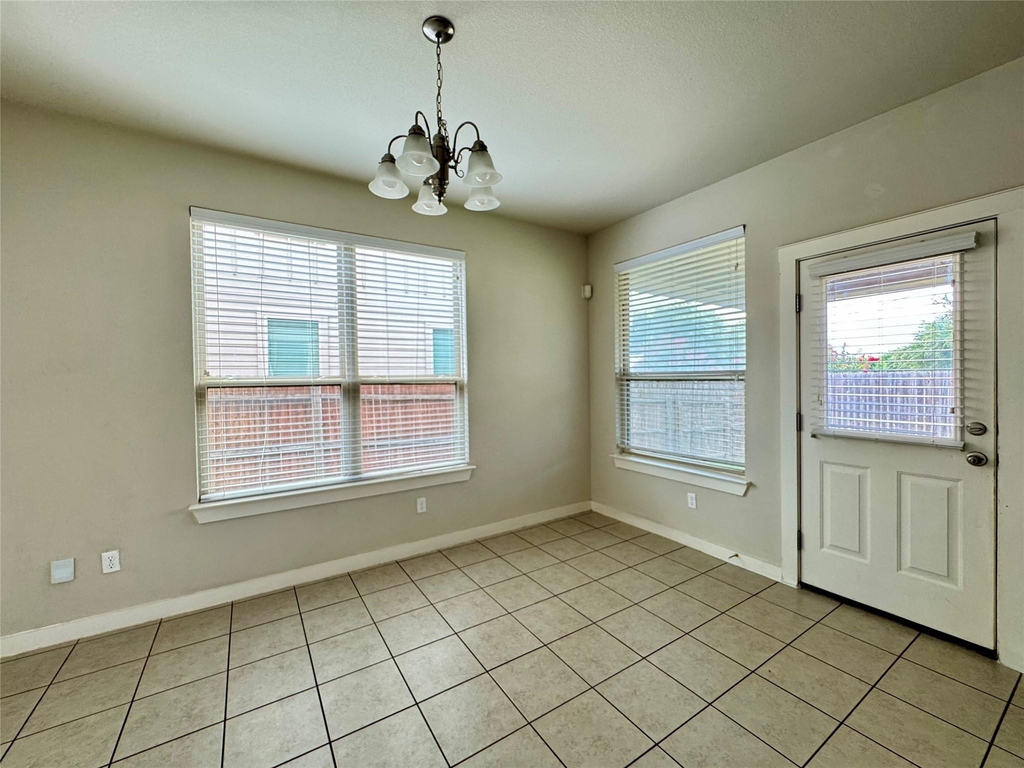 4016 Kenter Xing - Photo 4