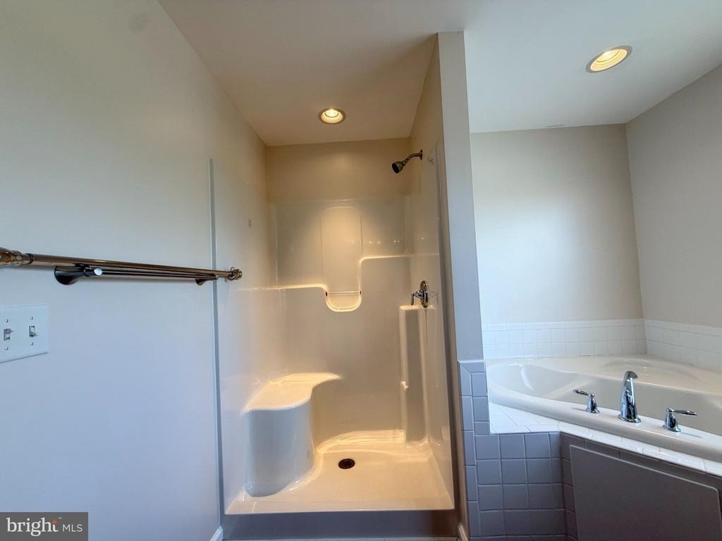 10 S Meadow Court - Photo 17