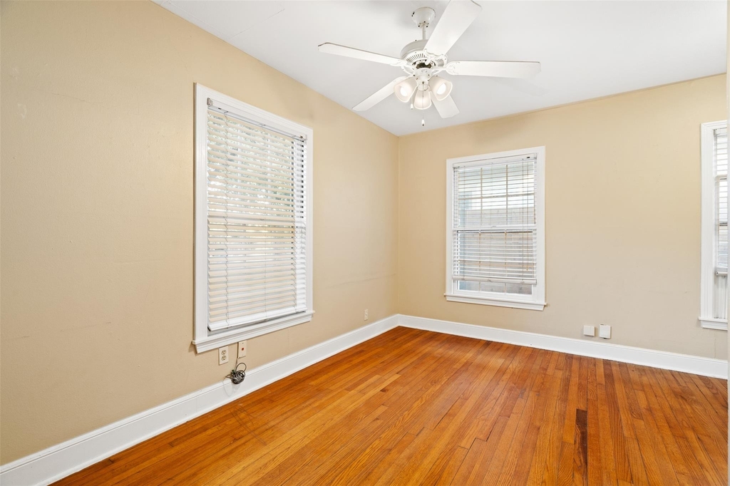 1911 W 38th Street - Photo 14