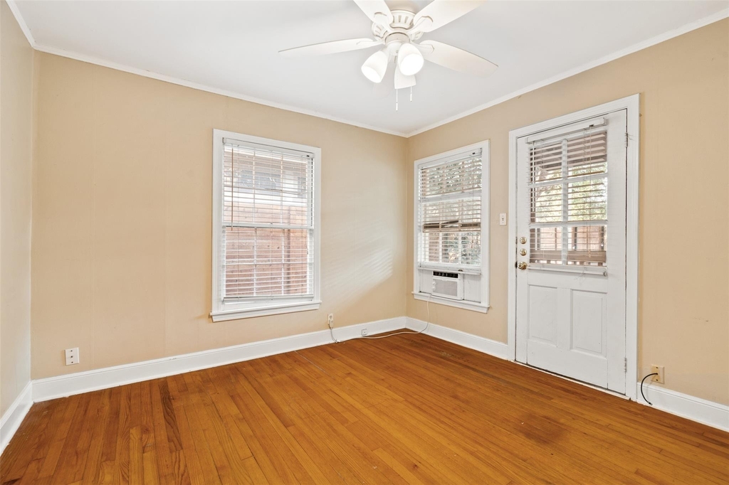 1911 W 38th Street - Photo 16