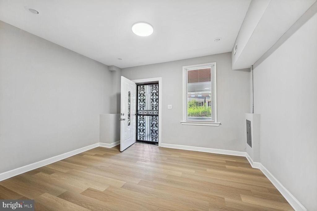 1640 L Street Ne - Photo 5