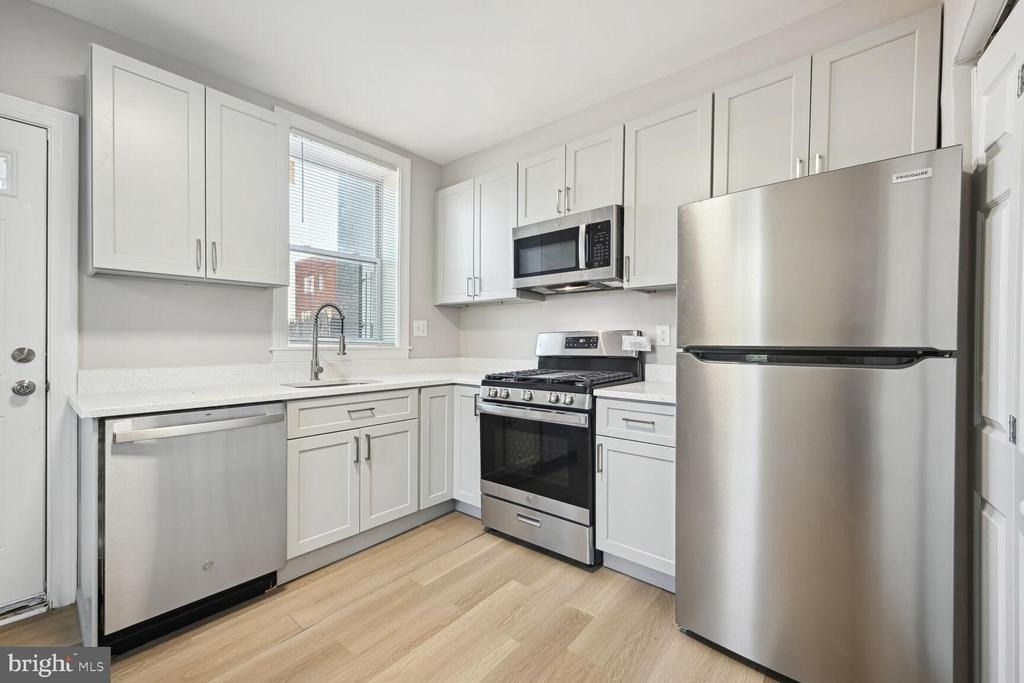 1640 L Street Ne - Photo 2