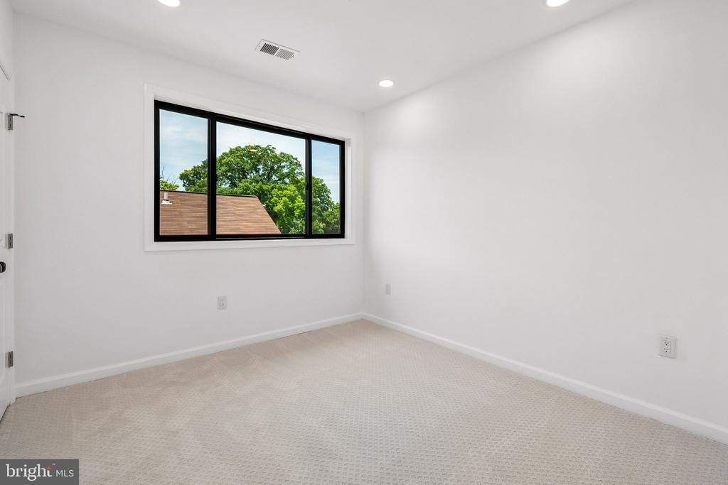 3108 Adams Street Ne - Photo 11