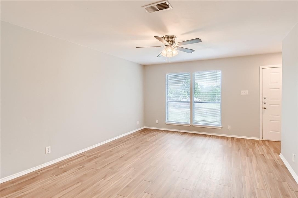 2511 Cypress Ln - Photo 1