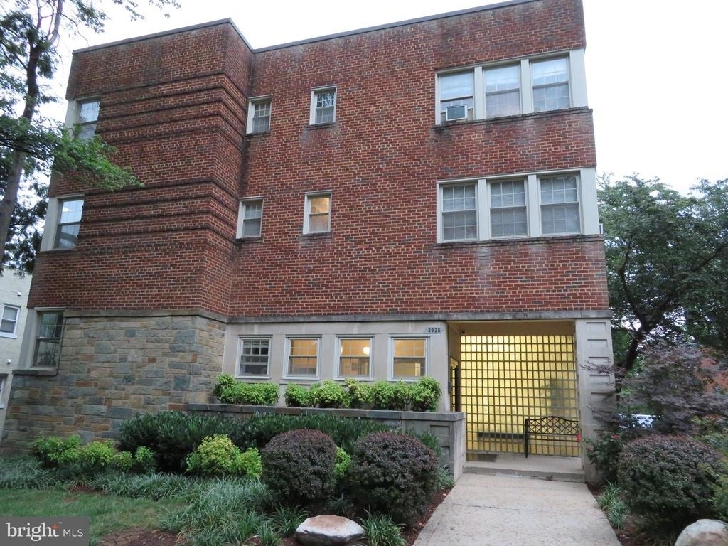 3925 Davis Place Nw - Photo 0