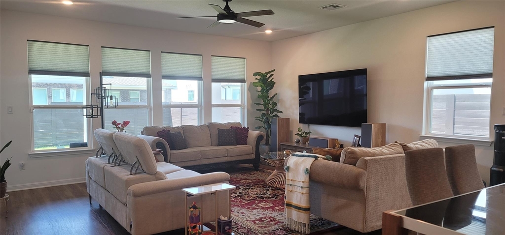 716 Leeward Pass - Photo 3