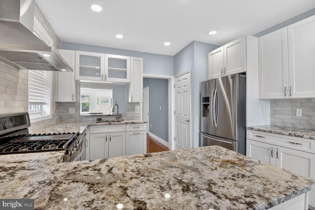 5338 41st Street Nw - Photo 4