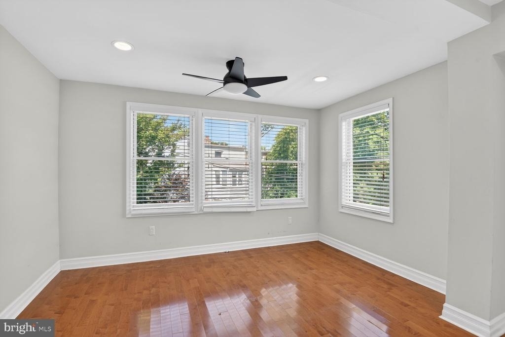 5338 41st Street Nw - Photo 8