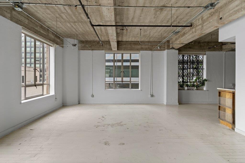 710 Colorado St - Photo 2