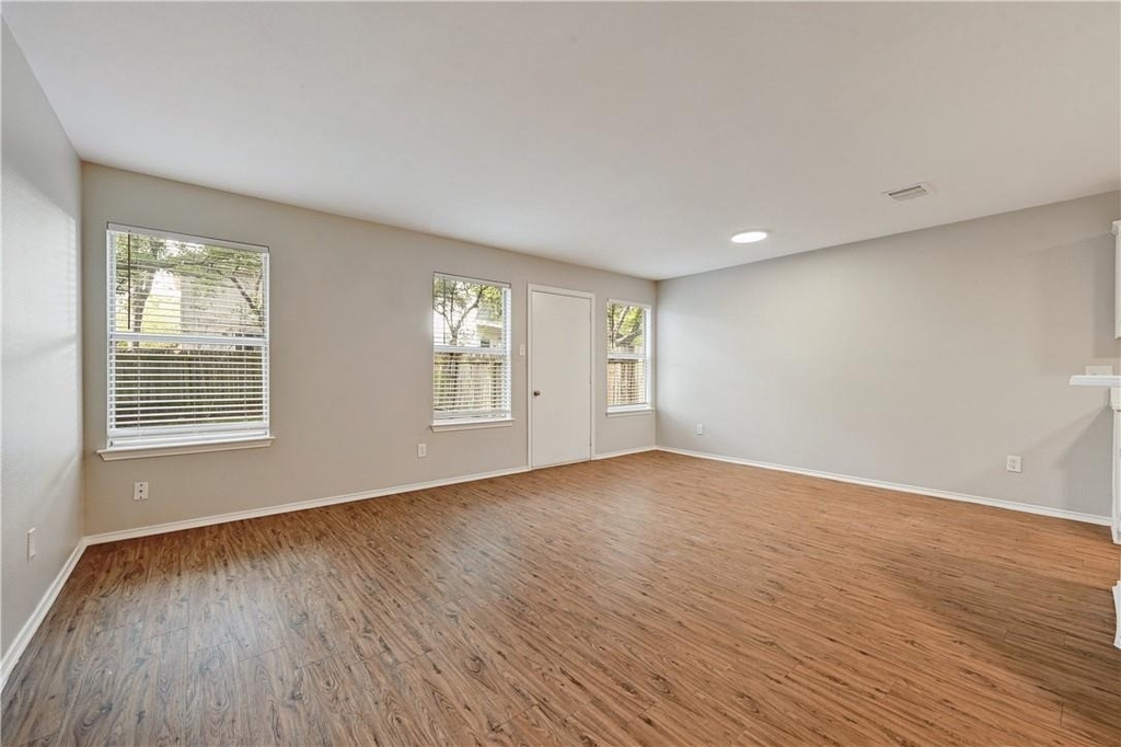 9602 Nightjar Dr - Photo 5