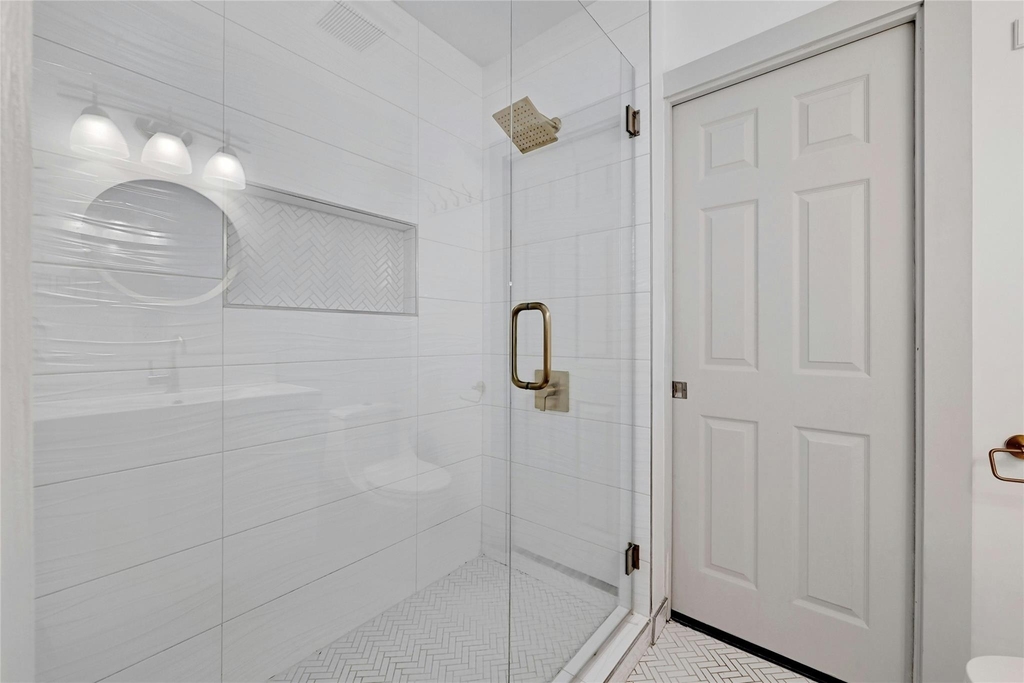 2604 Berkett Dr - Photo 14