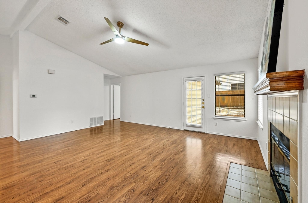 7403 Dallas Dr - Photo 9