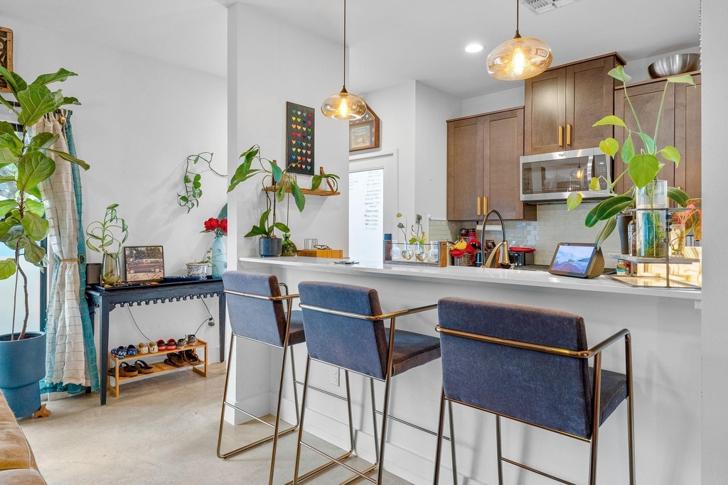 2101 Montopolis Dr - Photo 2