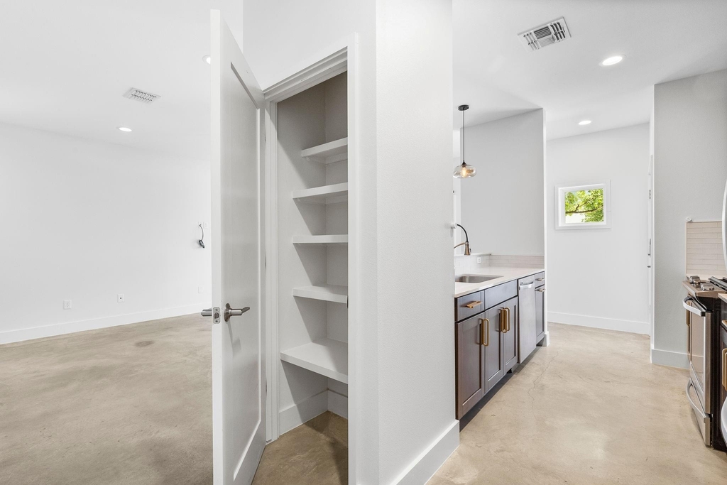 2101 Montopolis Dr - Photo 11