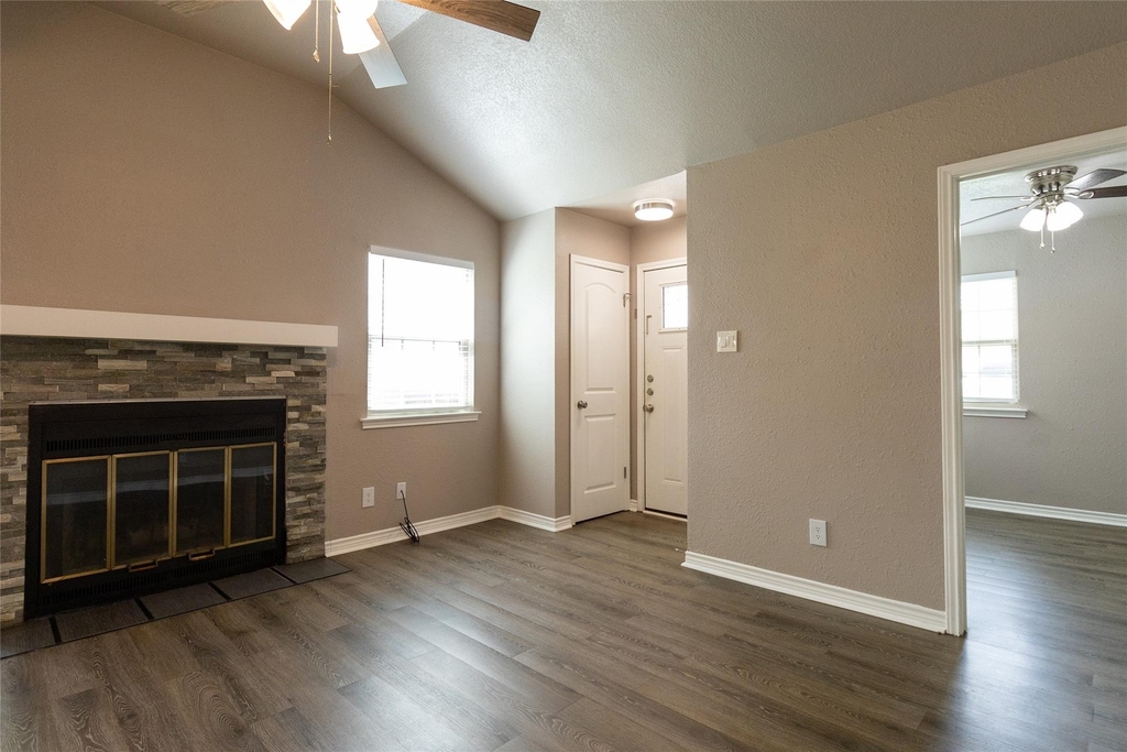 1003 Hyridge St - Photo 0