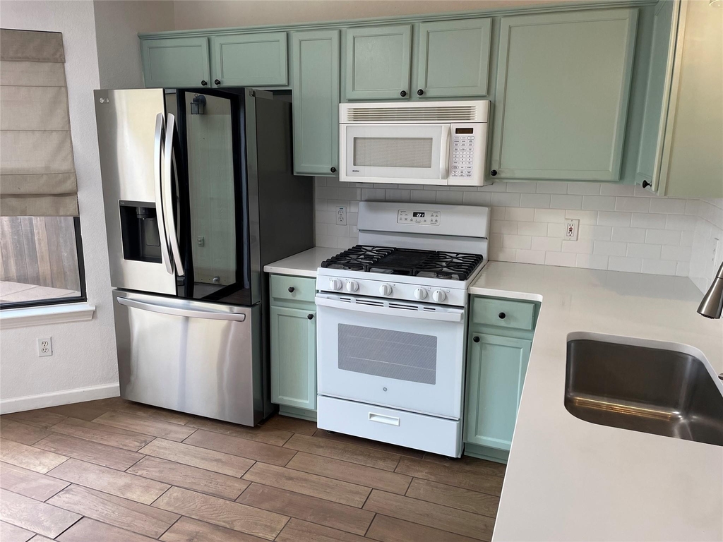 11901 Swearingen Dr - Photo 6